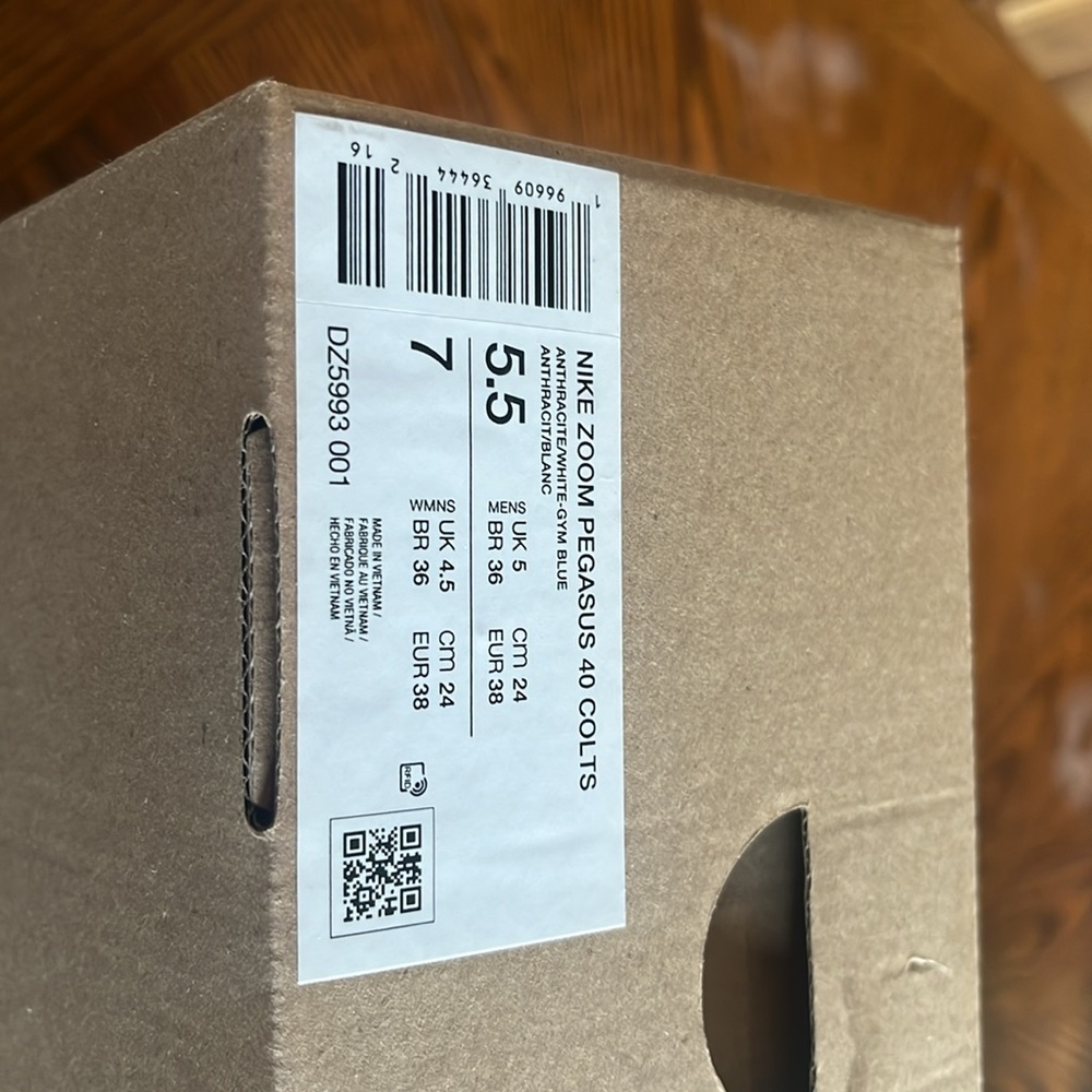 Nike Zoom Pegasus 40 Colts in Blue and Black - Picture 6 of 6